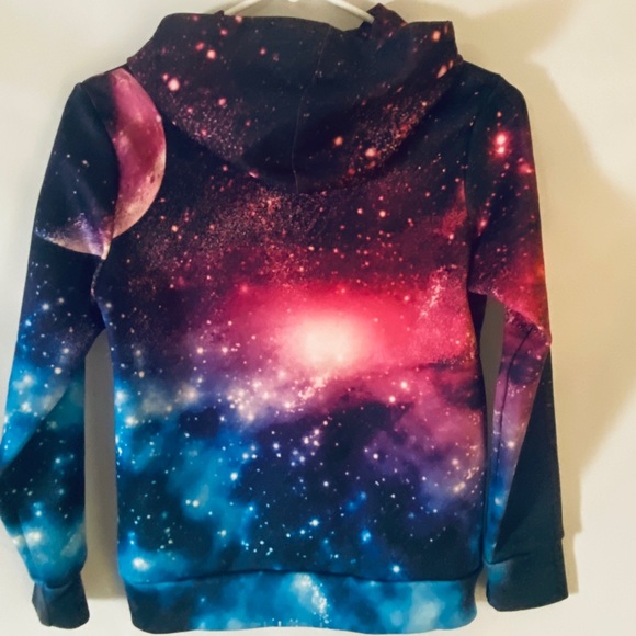 Galaxy hoodie sweatshirt with pockets!  Size Small. - Picture 2 of 3